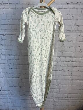 ⭐️⭐️ PICK 5 / $20 Tiny Kind Organics Green Leaf Baby Gown